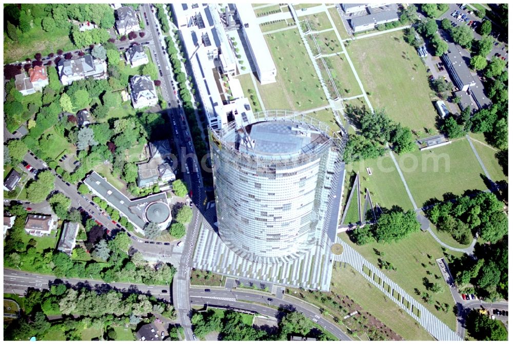 Aerial photograph Bonn - Office and corporate management high-rise building Post Tower on Charles-de-Gaulle-Strasse in the district Gronau in Bonn in the state North Rhine-Westphalia, Germany