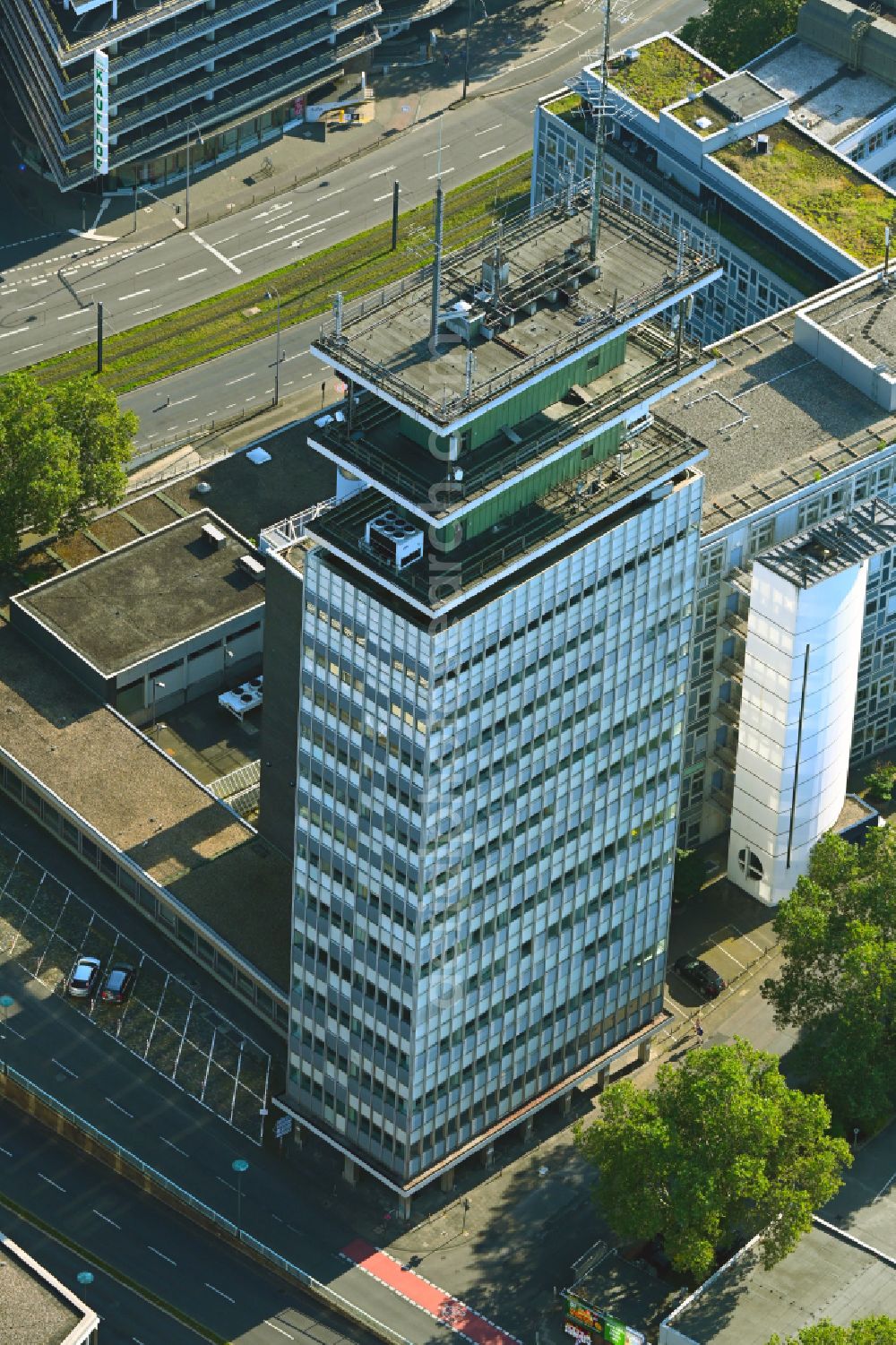 Aerial photograph Köln - Office and corporate management high-rise building of T-Systems International GmbH on street Sternengasse in the district Altstadt in Cologne in the state North Rhine-Westphalia, Germany