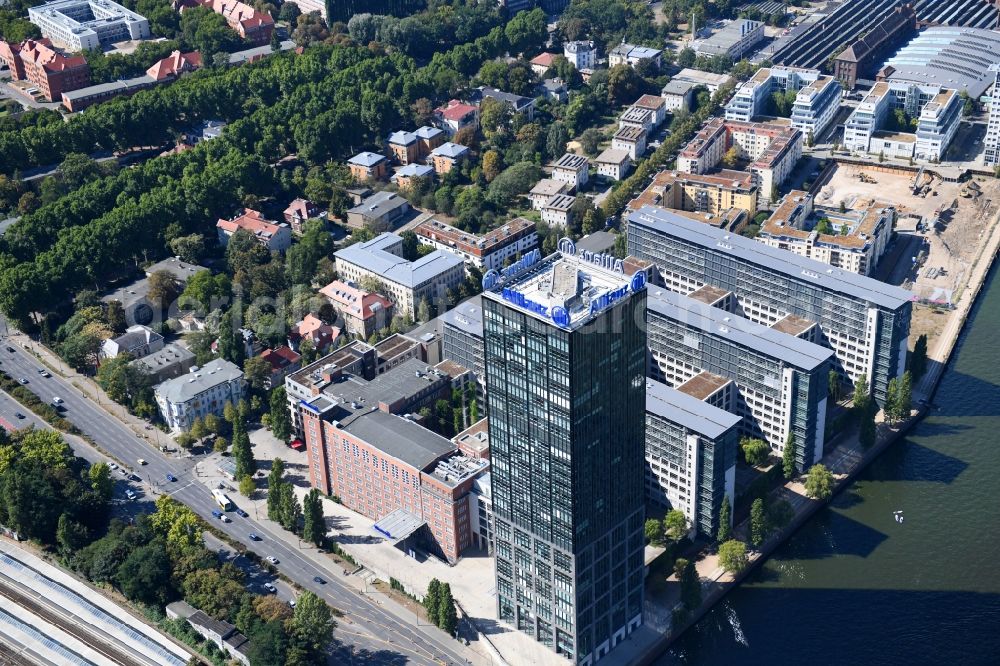 Berlin from the bird's eye view: Office and corporate management high-rise building An den Treptowers in the district Treptow in Berlin, Germany