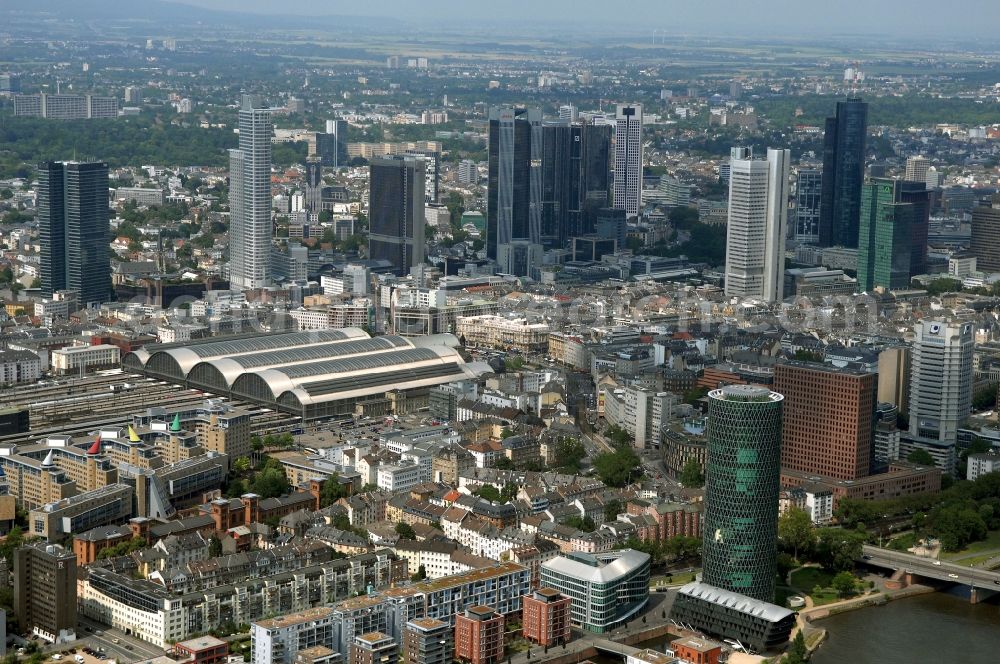 Frankfurt am Main from above - Office and corporate management high-rise building WesthafenTower on place Westhafenplatz in the district Gutleutviertel in Frankfurt in the state Hesse, Germany