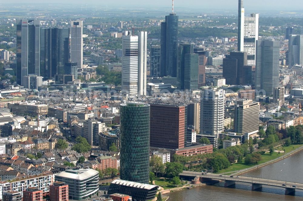 Frankfurt am Main from above - Office and corporate management high-rise building WesthafenTower on place Westhafenplatz in the district Gutleutviertel in Frankfurt in the state Hesse, Germany