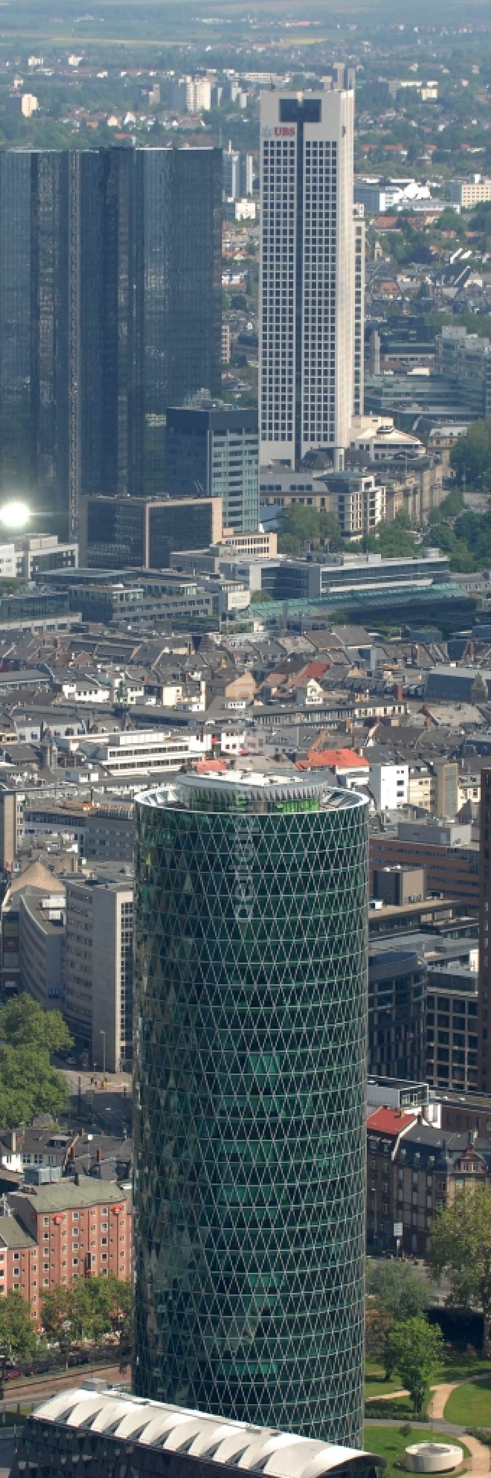 Aerial image Frankfurt am Main - Office and corporate management high-rise building WesthafenTower on place Westhafenplatz in the district Gutleutviertel in Frankfurt in the state Hesse, Germany