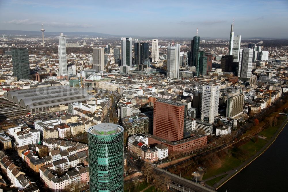 Aerial image Frankfurt am Main - Office and corporate management high-rise building WesthafenTower on place Westhafenplatz in the district Gutleutviertel in Frankfurt in the state Hesse, Germany