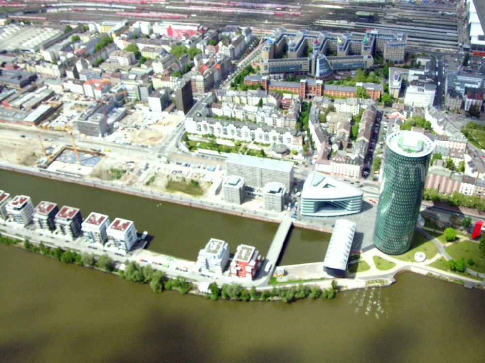 Frankfurt am Main from above - Office and corporate management high-rise building WesthafenTower on place Westhafenplatz in the district Gutleutviertel in Frankfurt in the state Hesse, Germany