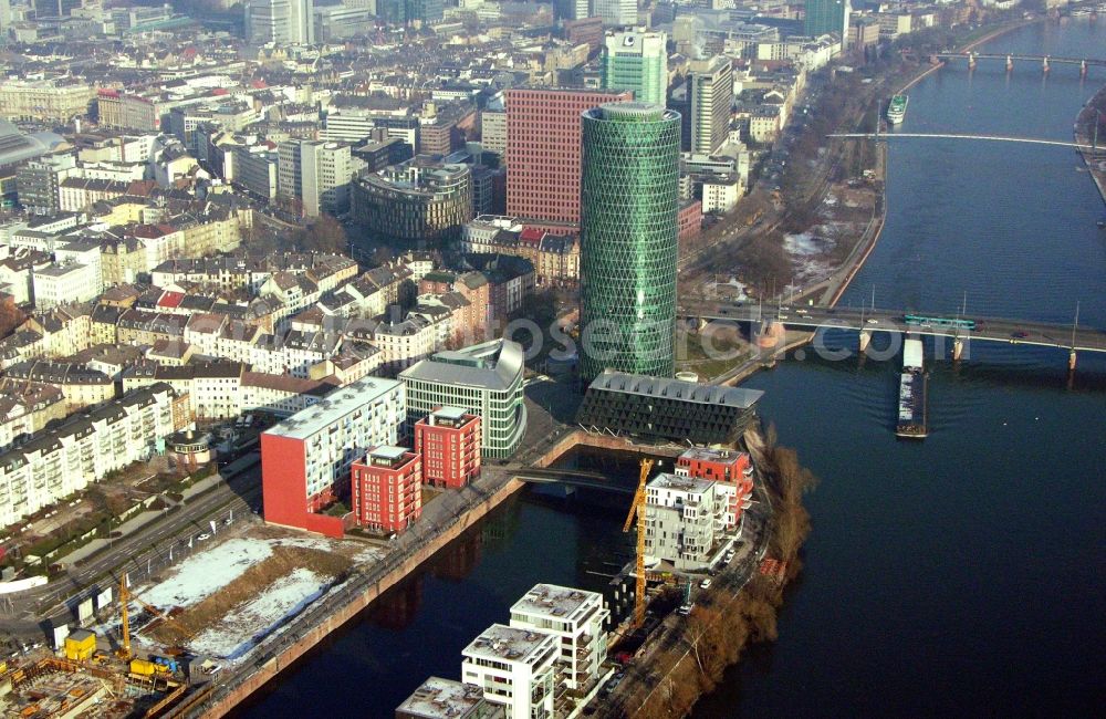 Frankfurt am Main from above - Office and corporate management high-rise building WesthafenTower on place Westhafenplatz in the district Gutleutviertel in Frankfurt in the state Hesse, Germany