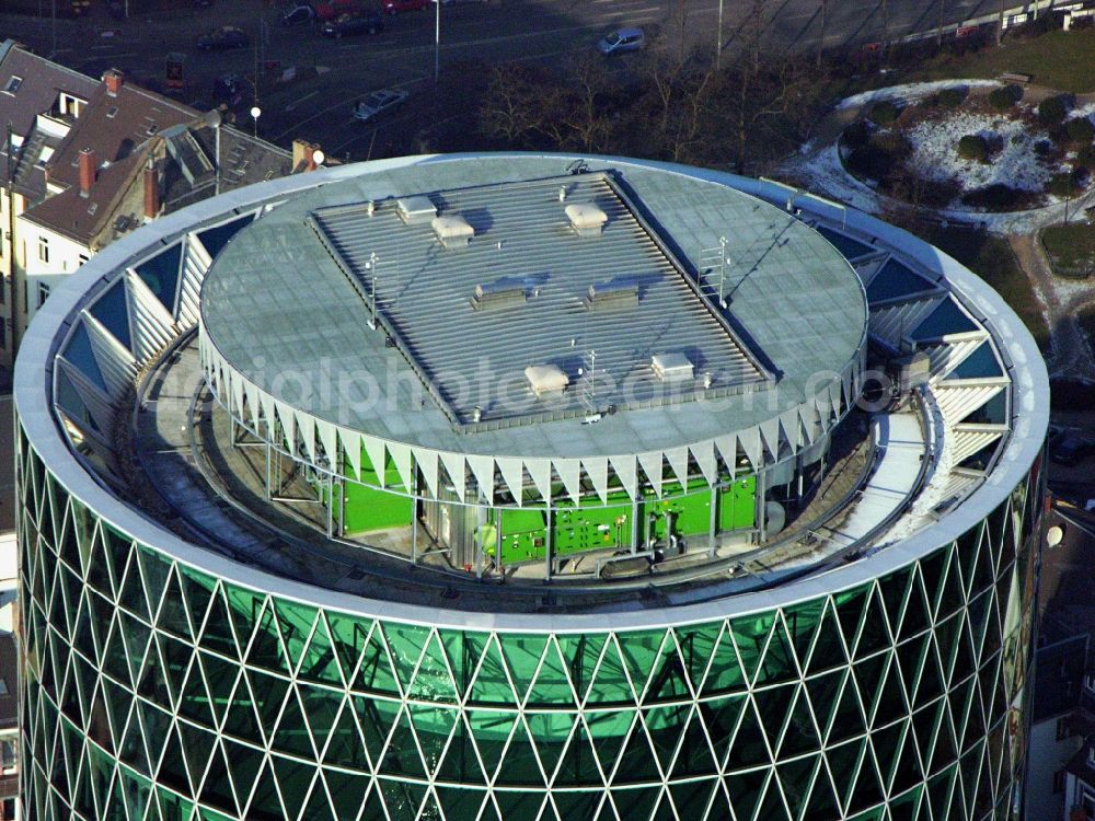 Aerial photograph Frankfurt am Main - Office and corporate management high-rise building WesthafenTower on place Westhafenplatz in the district Gutleutviertel in Frankfurt in the state Hesse, Germany