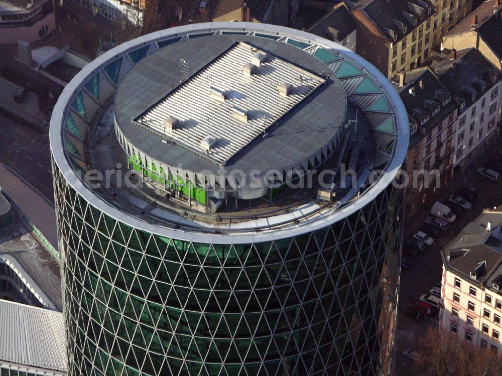 Frankfurt am Main from above - Office and corporate management high-rise building WesthafenTower on place Westhafenplatz in the district Gutleutviertel in Frankfurt in the state Hesse, Germany