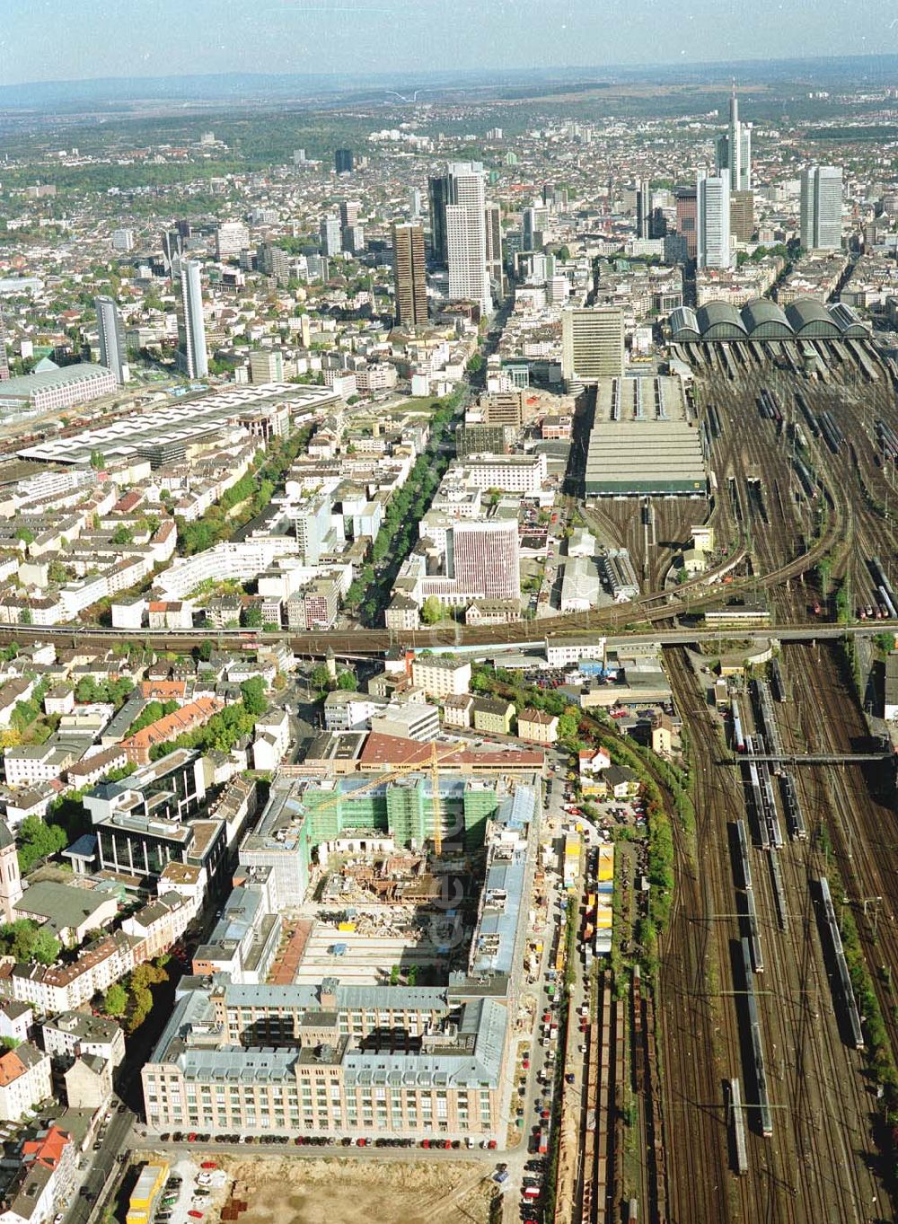 Aerial image Frankfurt am Main - Büro- und Verwaltungsbau Galluspark am Frankfurter Hauptbahnhof