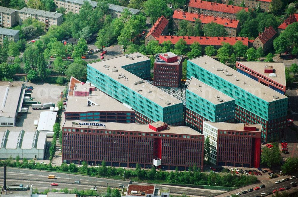 Aerial photograph Berlin Reinickendorf - Office and administration buildings of the GRUNDIG AG, today's TOP TEGEL office center at the Witte street in Berlin - Reinickendorf