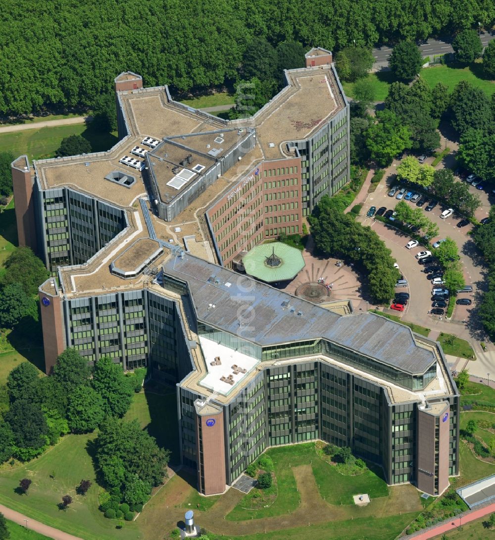 Aerial image Dortmund - Office and administration buildings of the insurance company Signal Iduna Dortmund in North Rhine-Westphalia