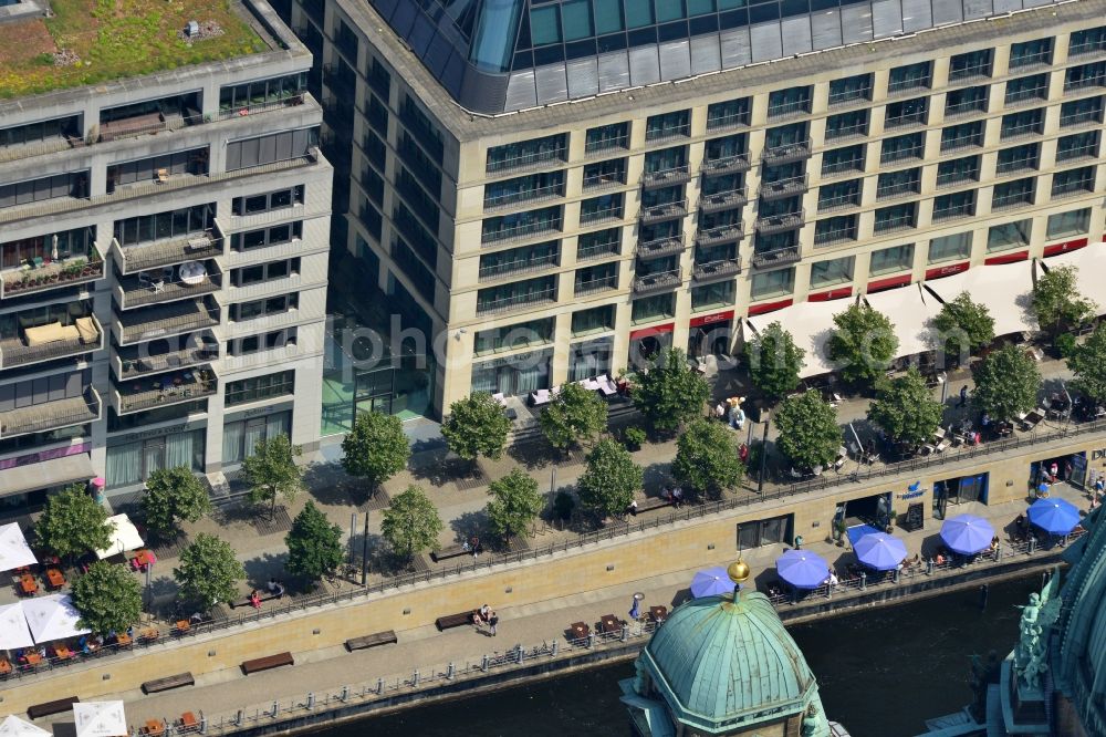 Aerial photograph Berlin Mitte - Office, residential and commercial building ensemble City Quartier Berlin Domaquaree in the city center Mitte district of Berlin