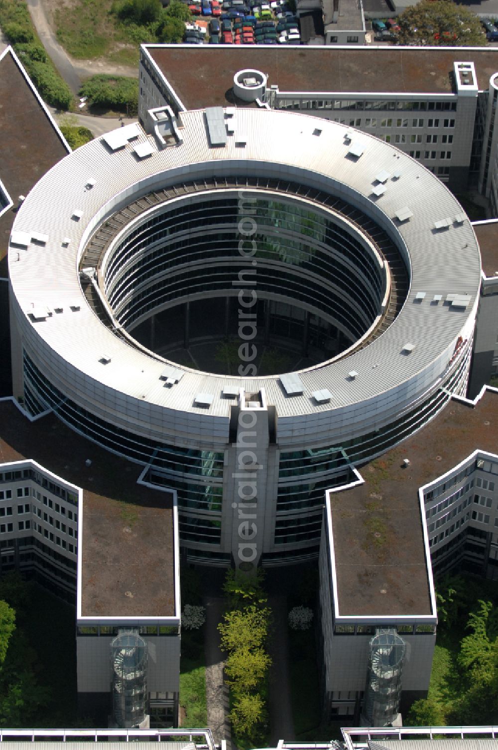 Aerial photograph Offenbach am Main - Office building Omega Haus on street Strahlenbergerstrasse in Offenbach am Main in the state Hesse, Germany