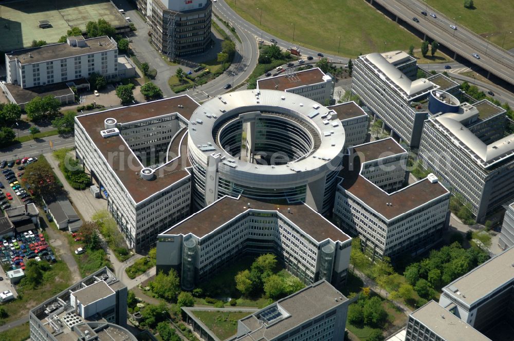 Aerial image Offenbach am Main - Office building Omega Haus on street Strahlenbergerstrasse in Offenbach am Main in the state Hesse, Germany