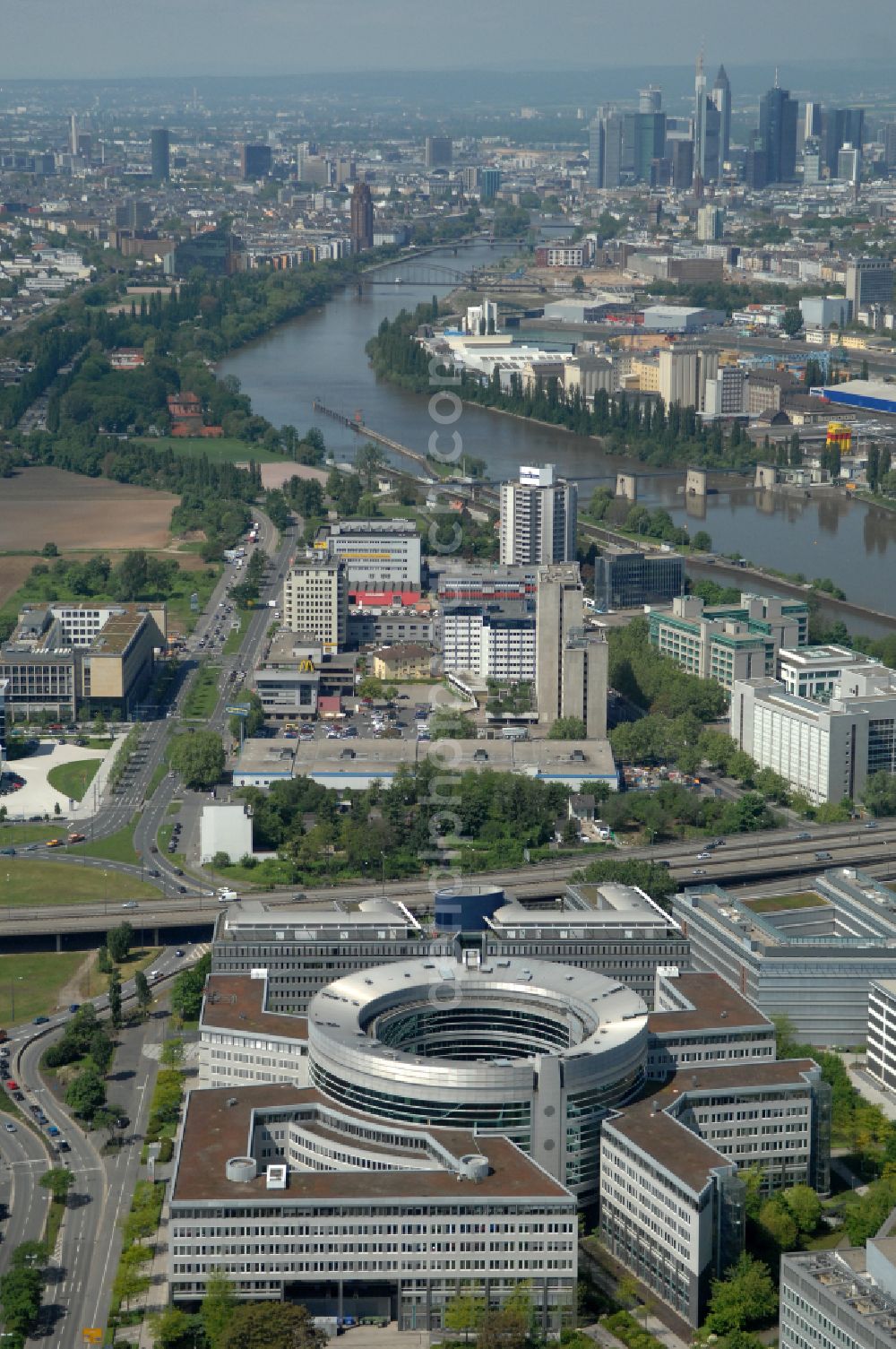 Offenbach am Main from above - Office building Omega Haus on street Strahlenbergerstrasse in Offenbach am Main in the state Hesse, Germany