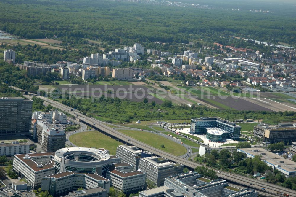 Aerial image Offenbach am Main - Office building Omega Haus on street Strahlenbergerstrasse in Offenbach am Main in the state Hesse, Germany