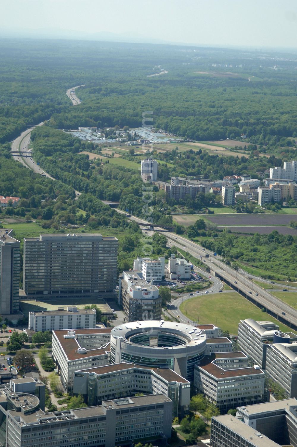 Offenbach am Main from above - Office building Omega Haus on street Strahlenbergerstrasse in Offenbach am Main in the state Hesse, Germany