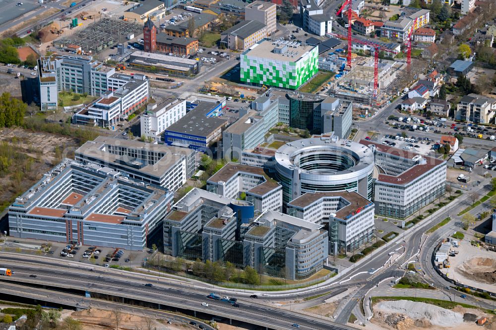 Aerial photograph Offenbach am Main - Office building Omega Haus on street Strahlenbergerstrasse in Offenbach am Main in the state Hesse, Germany