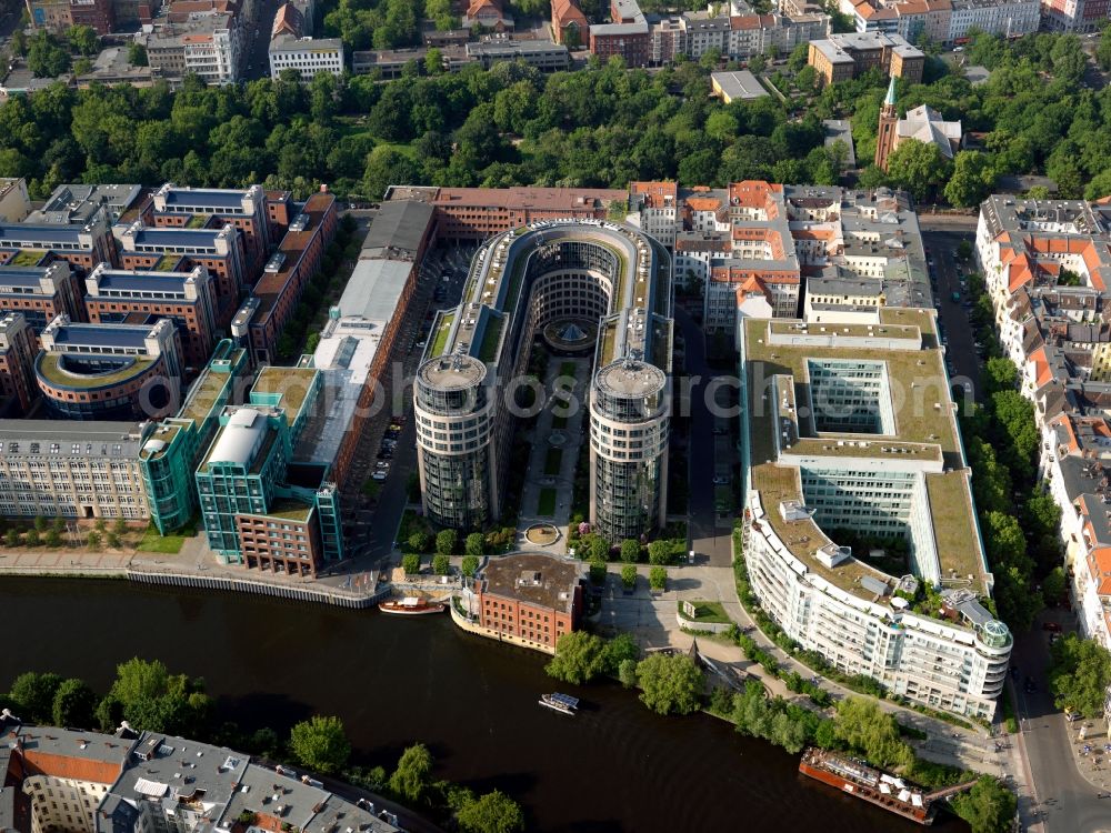 Aerial image Berlin - Rent office of the Ministry of the Interior on the banks of the River Spree in Berlin Moabit