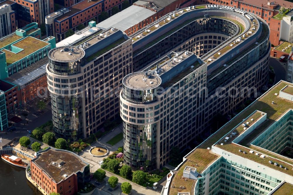 Aerial image Berlin - Rent office of the Ministry of the Interior on the banks of the River Spree in Berlin Moabit