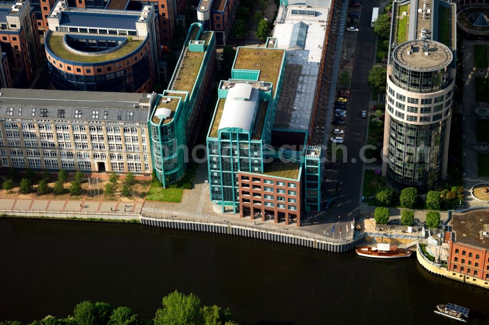 Aerial image Berlin - Rent office of the Ministry of the Interior on the banks of the River Spree in Berlin Moabit