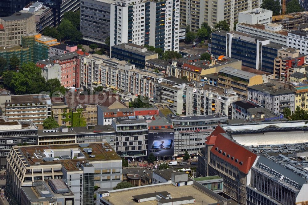 Berlin from the bird's eye view: The group of buildings between Tauentzienstrasse and Ansbacher Strasse in Berlin Schoenefeld consists of many different office, business and apartment buildings