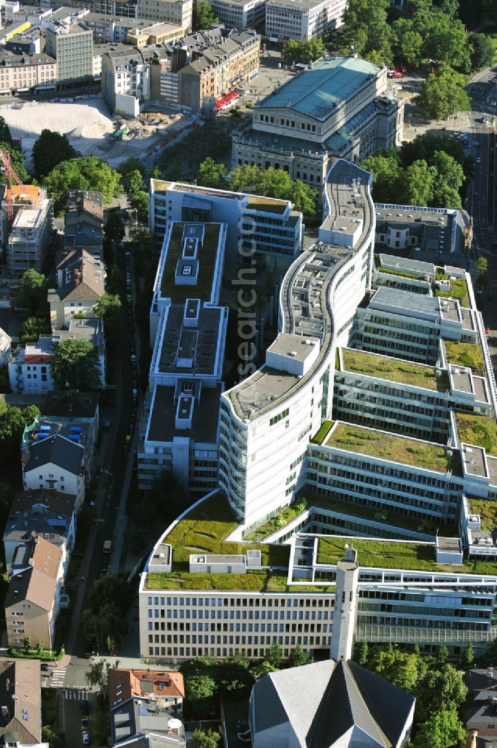 Frankfurt am Main from above - The Frankfurter Welle is a biuling complex in the shape of a wave and was built between 1998 and 2003. It contains offices, restaurants, retail trade, and apartements