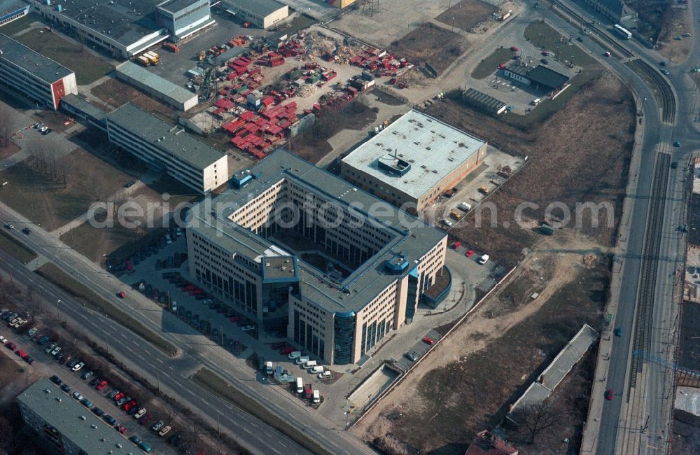 Aerial image Berlin - Administrative and office building Prenzlauer Karree on the Prenzlauer Promenade in Berlin