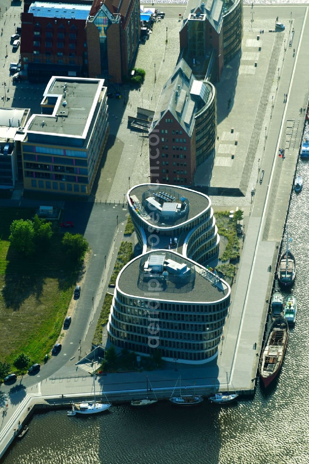 Aerial photograph Rostock - Office building AIDA Cruises - German Branch of Costa Crociere S.p.A. in Rostock in the state Mecklenburg - Western Pomerania, Germany