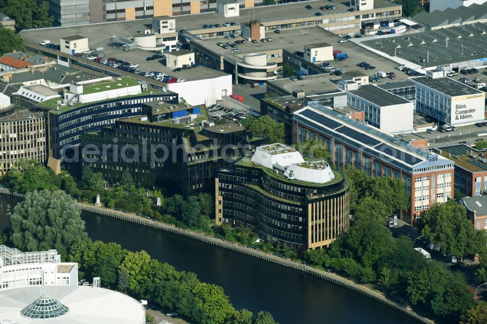 Berlin from the bird's eye view: Office building of Botschaft von Bangladesch and of Jonas & Redmann Group GmbH on Kaiserin-Augusta-Allee in the district Mitte in Berlin, Germany