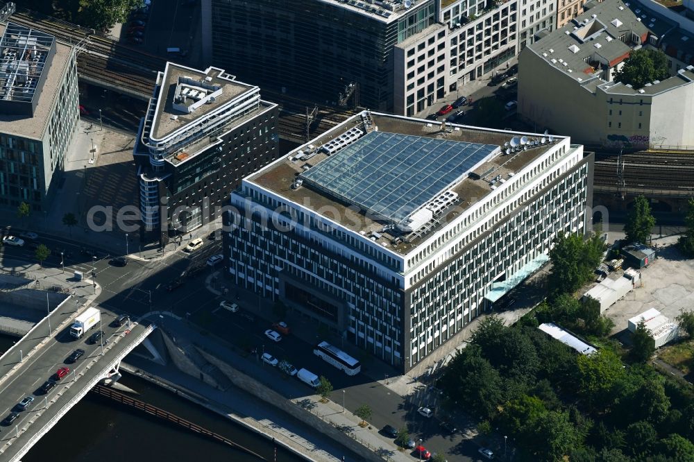 Berlin from the bird's eye view: Office building of Bundespressekonferenz on Schiffbauerdonm in Berlin, Germany