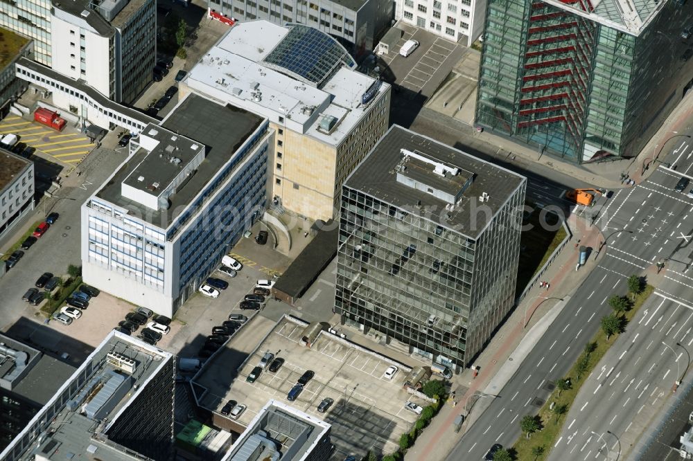 Hamburg from the bird's eye view: Office building der DAA Deutsche Angestellten-Akademie GmbH in Hamburg