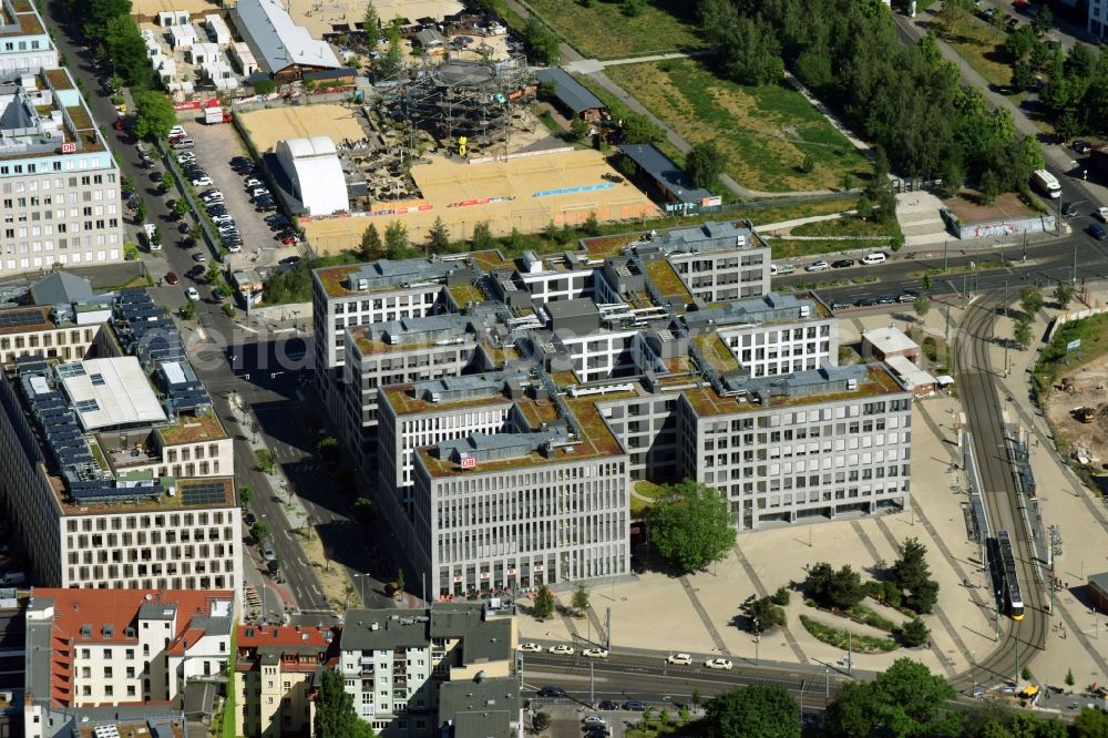 Aerial image Berlin - Office building of Deutschen Bahn AG on Julie-Wolfthorn-Strasse - Caroline-Michaelis-Strasse -Elisabeth-Schwarzhaupt-Platz in the district Mitte in Berlin, Germany