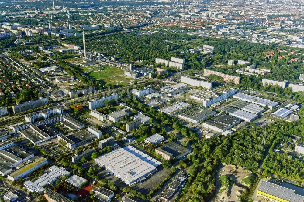 Berlin from the bird's eye view: Office building along the Allee of Kosmonauten in the district Marzahn in Berlin, Germany