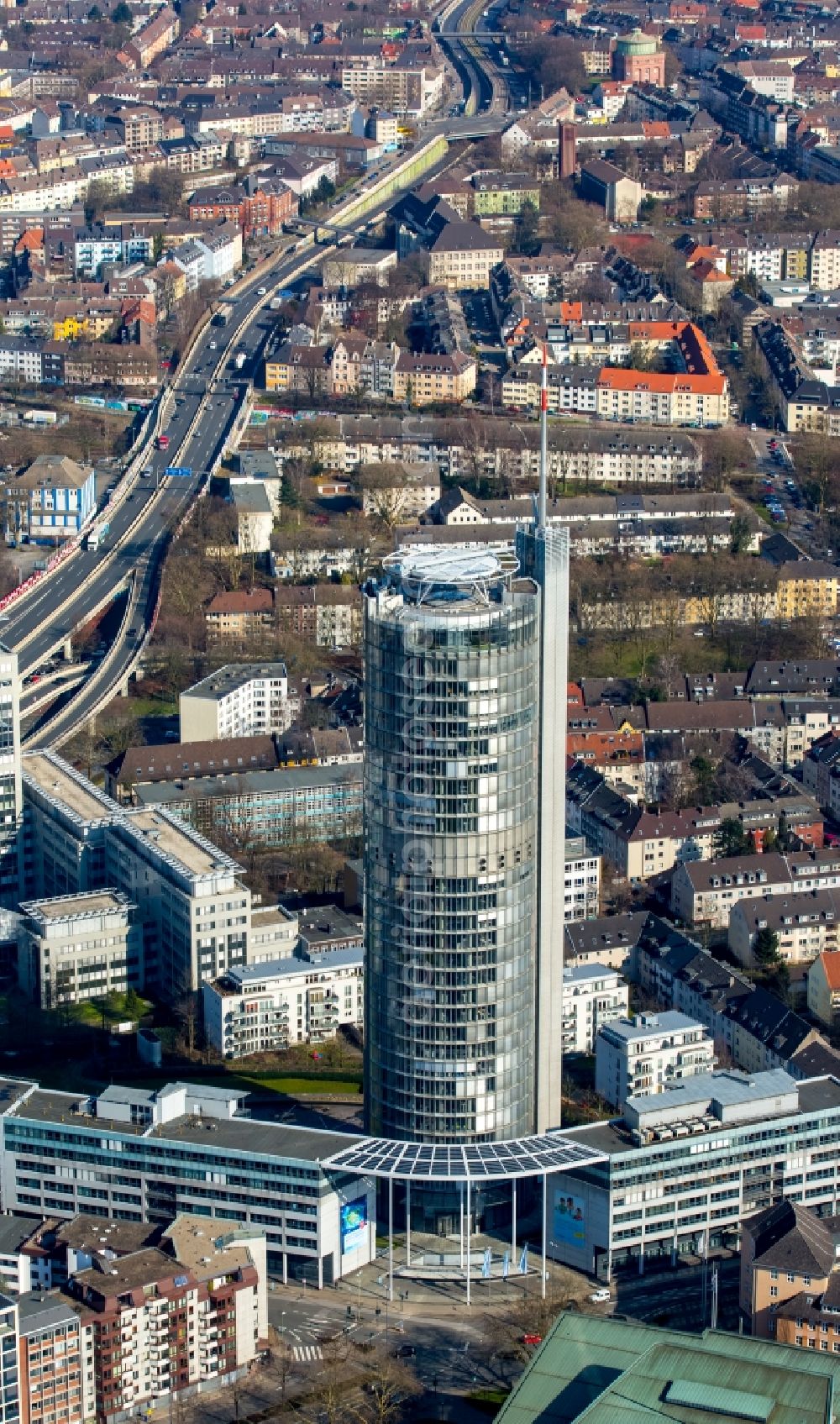 Essen from the bird's eye view: Office building of the administrative and business center of the headquarters of the energy provider RWE at the RWE Tower in Essen in North Rhine-Westphalia