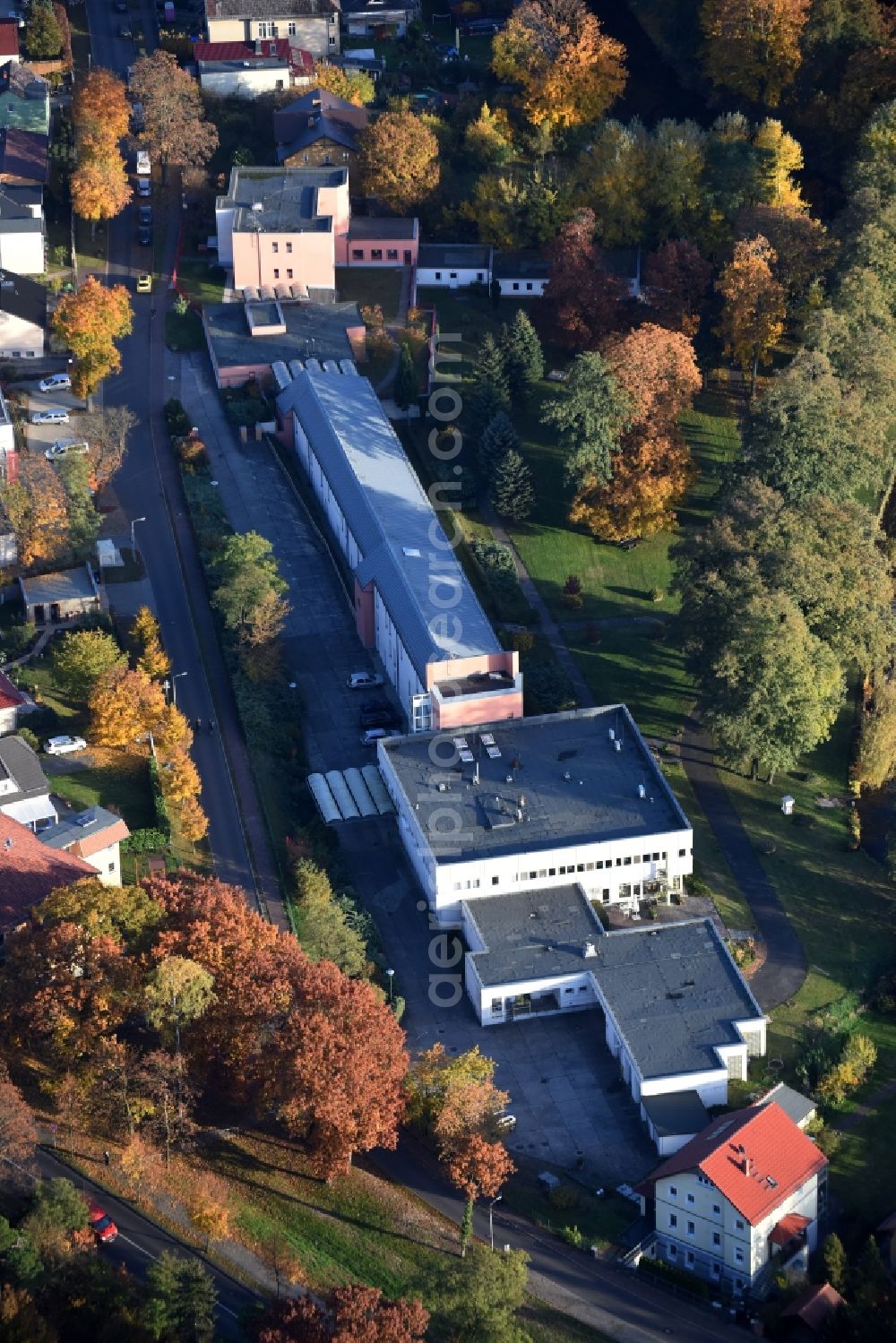 Grünheide (Mark) from the bird's eye view: Office building Bundeswehr-Sozialwerk e.V. an der Walther-Rathenau-Strasse in Gruenheide (Mark) in the state Brandenburg