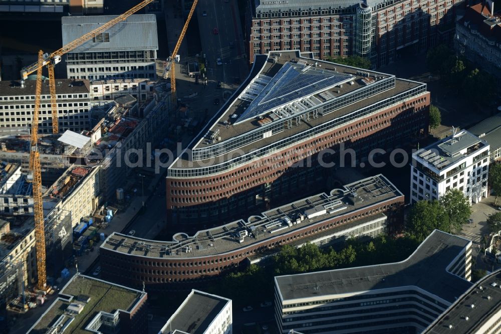 Aerial photograph Hamburg - Office building Fleethof in Hamburg in Germany. This building is administrated by the Regus Group Company