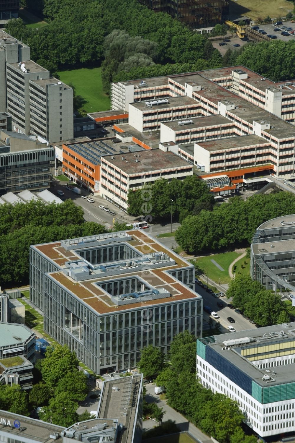 Hamburg from the bird's eye view: Office building of HANSAINVEST on Ueberseering destrict Winterhude in Hamburg