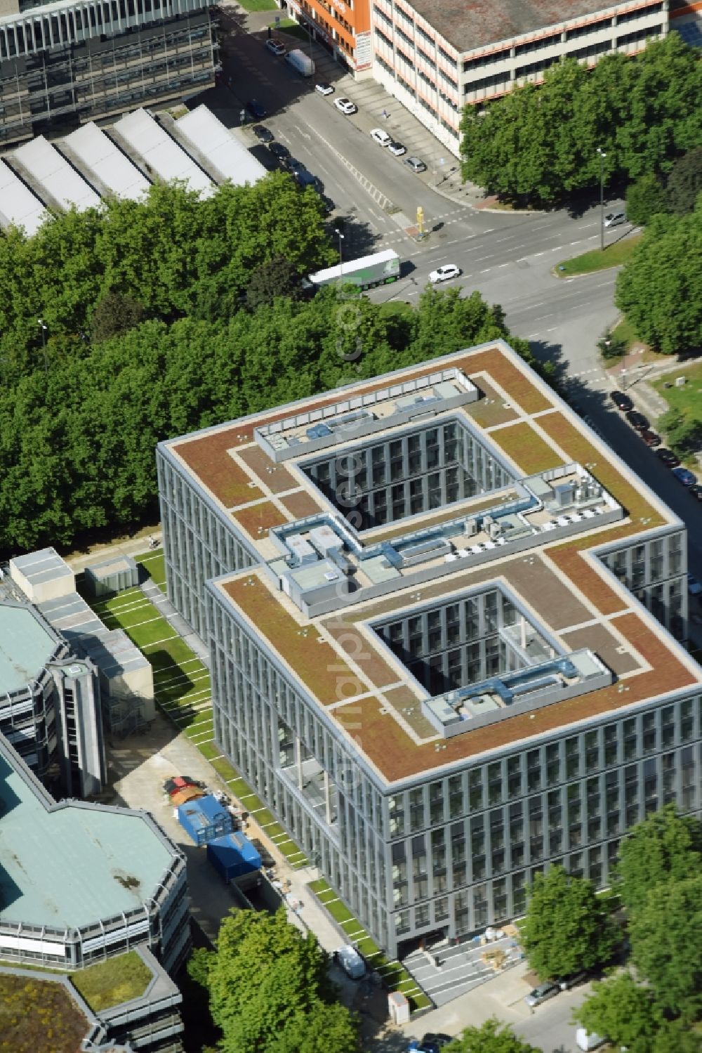 Aerial photograph Hamburg - Office building of HANSAINVEST on Ueberseering destrict Winterhude in Hamburg