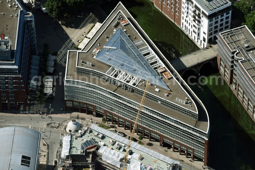 Hamburg from above - Office building of the Hanseatische Radiologie in Hamburg