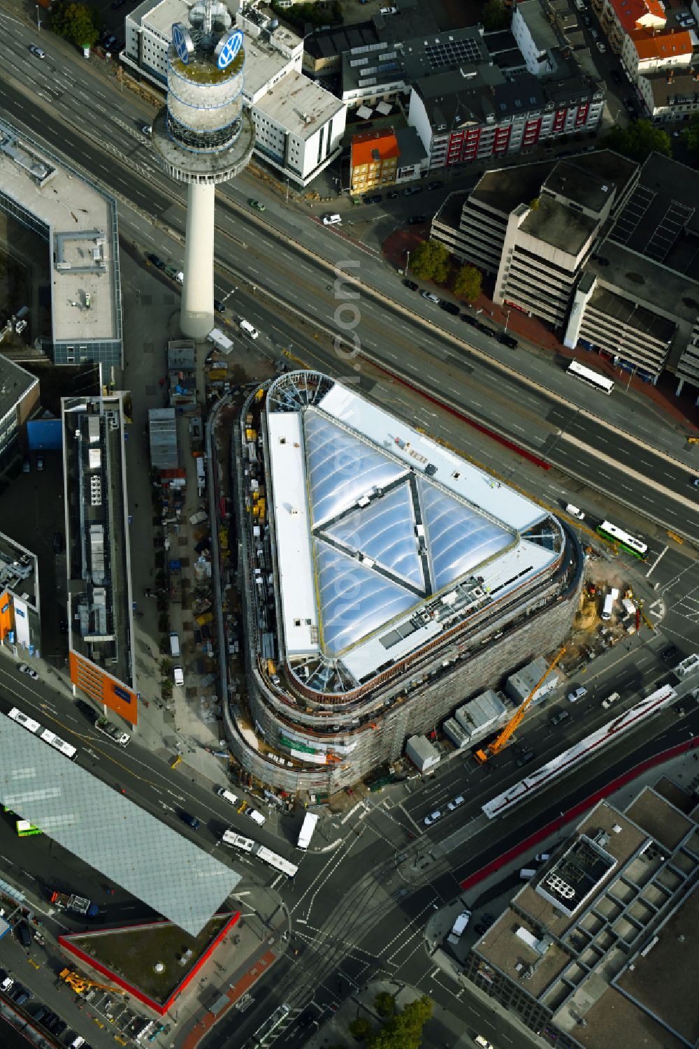 Aerial photograph Hannover - Office building of the administration and commercial building Headquarters of Deutsche Bahn on Rundestrasse in the Mitte district of Hanover in the state of Lower Saxony, Germany