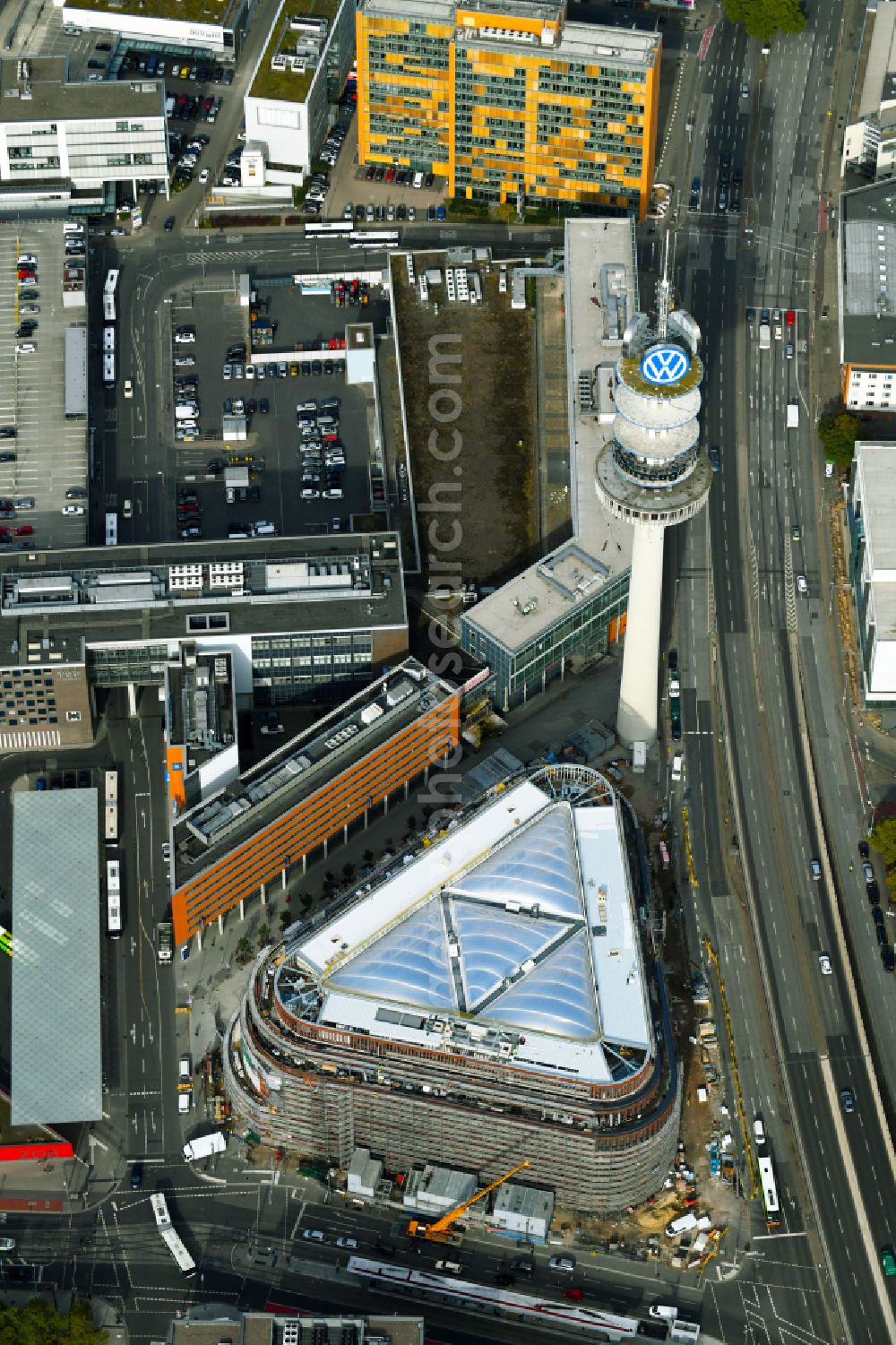 Hannover from above - Office building of the administration and commercial building Headquarters of Deutsche Bahn on Rundestrasse in the Mitte district of Hanover in the state of Lower Saxony, Germany