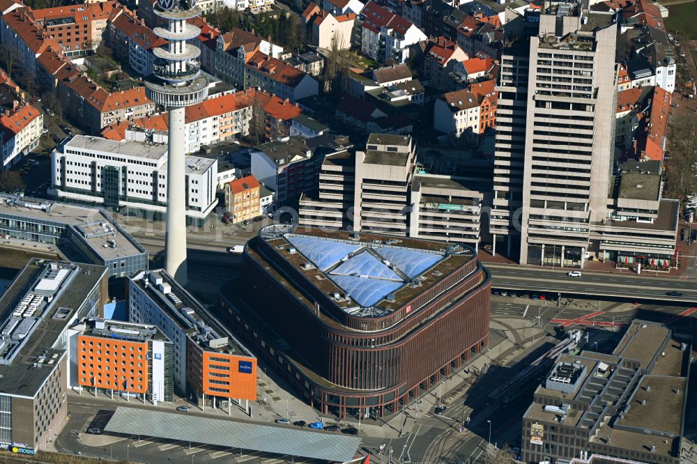 Hannover from the bird's eye view: Office building of the administration and commercial building Headquarters of Deutsche Bahn on Rundestrasse in the Mitte district of Hanover in the state of Lower Saxony, Germany