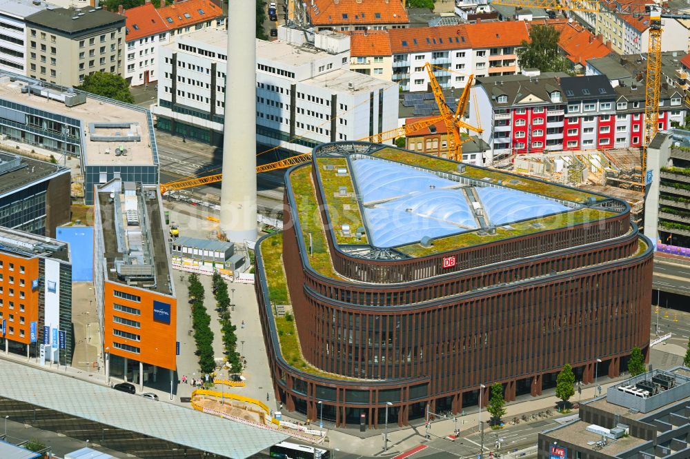 Aerial photograph Hannover - Office building of the administration and commercial building Headquarters of Deutsche Bahn on Rundestrasse in the Mitte district of Hanover in the state of Lower Saxony, Germany