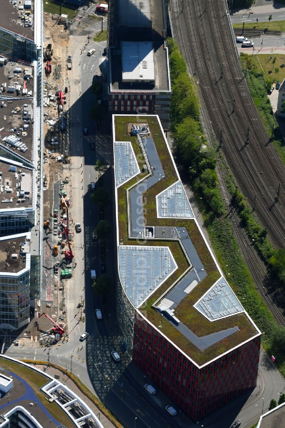 Düsseldorf from the bird's eye view: Office building on Holzstrasse in Duesseldorf in the state North Rhine-Westphalia, Germany