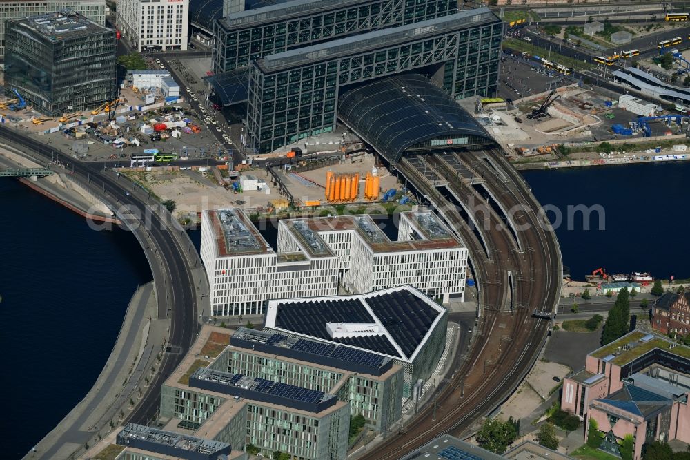 Aerial photograph Berlin - Office building HumboldtHafenEins on Alexanderufer in the district Mitte in Berlin, Germany