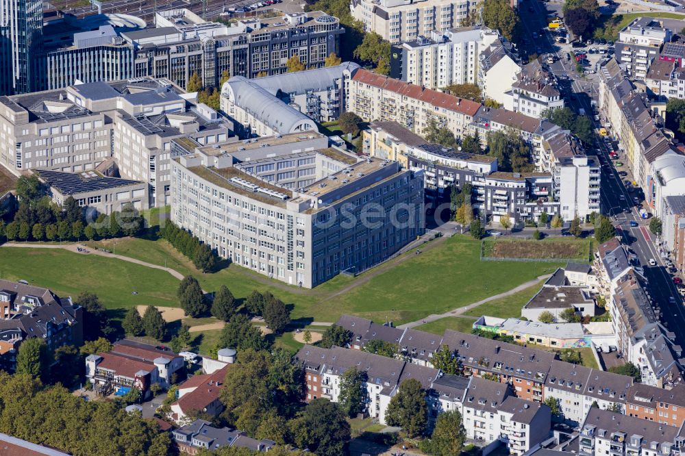 Aerial photograph Düsseldorf - Office building of the administration and commercial building IHZ Internationales Handelszentrum on Erik-Noelting-Strasse in Duesseldorf in the Ruhr area in the federal state of North Rhine-Westphalia, Germany