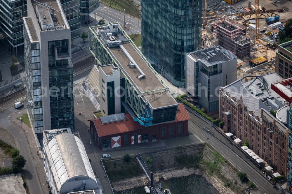 Aerial image Düsseldorf - Office building on Julo-Levin-Ufer in the district Hafen in Duesseldorf at Ruhrgebiet in the state North Rhine-Westphalia, Germany