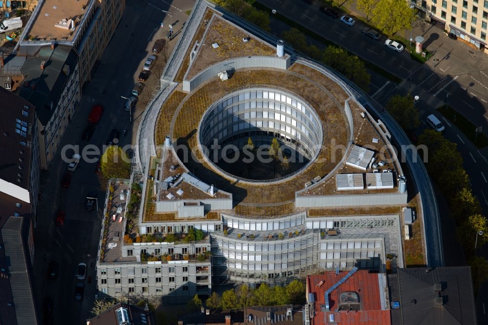 München from the bird's eye view: Office building of an administrative and commercial building on Karl-Scharnagl-Ring - Herzog-Rudolf-Strasse in Munich in the state Bavaria, Germany