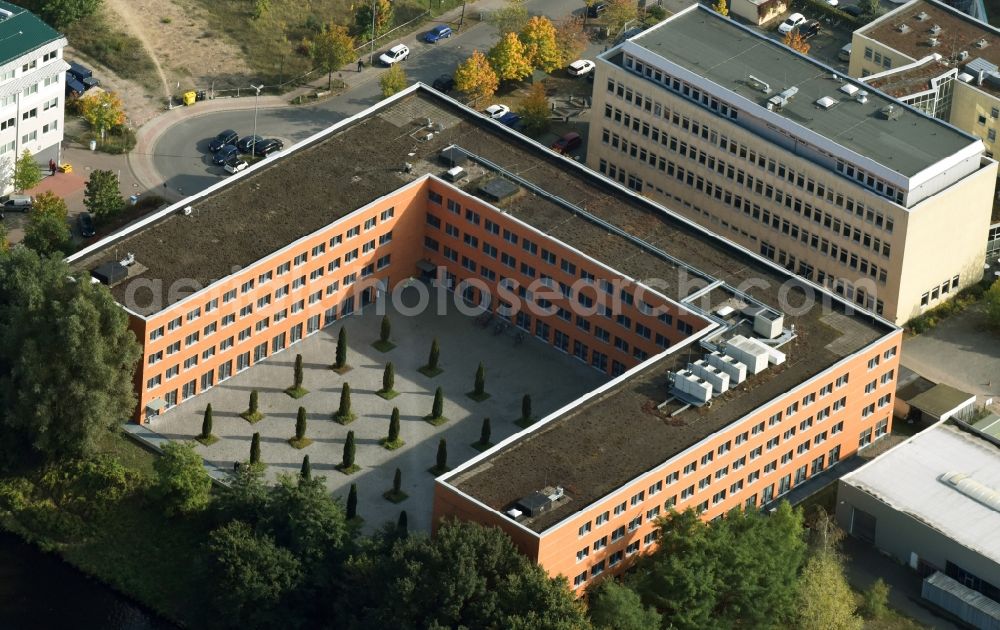 Teltow from the bird's eye view: Office building Kontorhof on the Oderstrasse in Teltow in the state Brandenburg