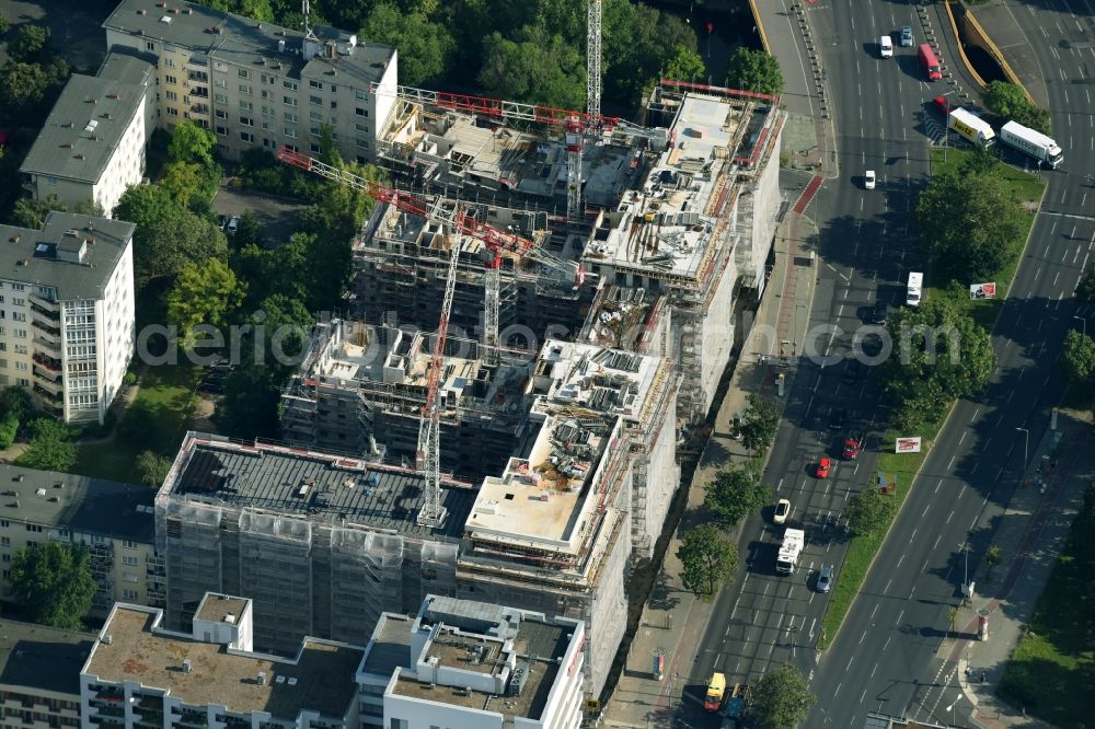 Aerial image Berlin - Office building Luetzow Carre of DIBAG Industriebau AG on Luetzowplatz corner Luetzowufer in the district Tiergarten in Berlin, Germany